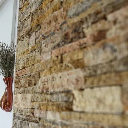 Victoria - Excellent Choice - Near Center Скоп'є