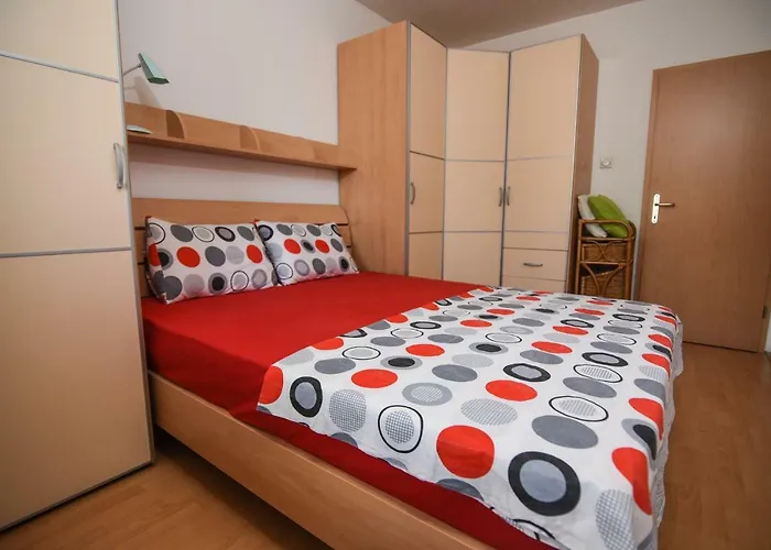 Apartment Victoria - Excellent Choice - Near Center *