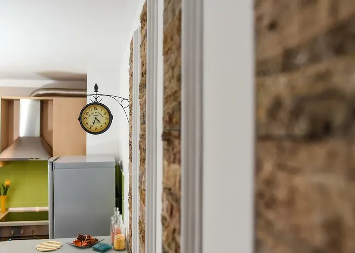 Apartment Victoria - Excellent Choice - Near Center *